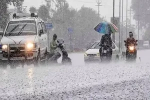 Weather News: कब तक रहेगा दिल्ली में मानसून? IMD का ताजा अपडेट मानसून का असर: पहाड़ों से मैदानी राज्यों तक बारिश का अलर्ट