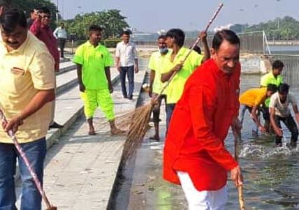 रांची में छठ महापर्व की तैयारी: नगर निगम ने सफाई अभियान और सुरक्षा व्यवस्था पर दिया विशेष ध्यान, घाटों की सफाई 24 घंटे में पूरी करने का निर्देश