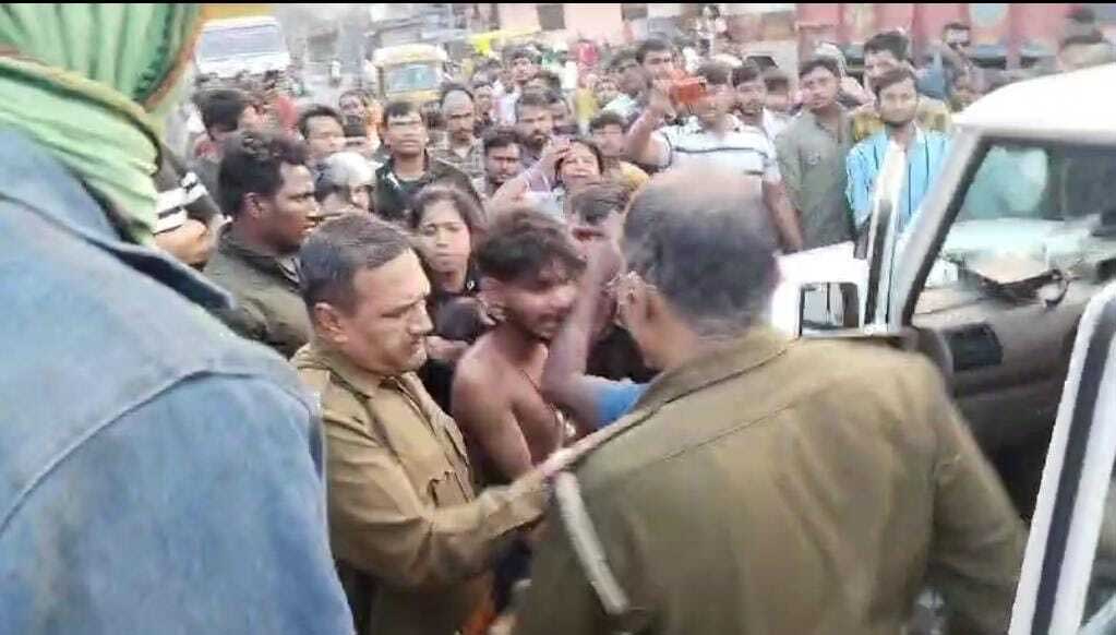 जमशेदपुर न्यूज़: टेल्को में दो पड़ोसियों के बीच जमकर मारपीट, तीन युवक पुलिस हिरासत में