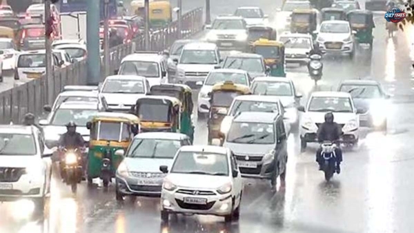 Delhi Weather Update: दिल्ली-NCR में चली 57 KM की आंधी, मूसलधार बारिश से मिली राहत लेकिन जाम और जलभराव ने बढ़ाई मुश्किलें