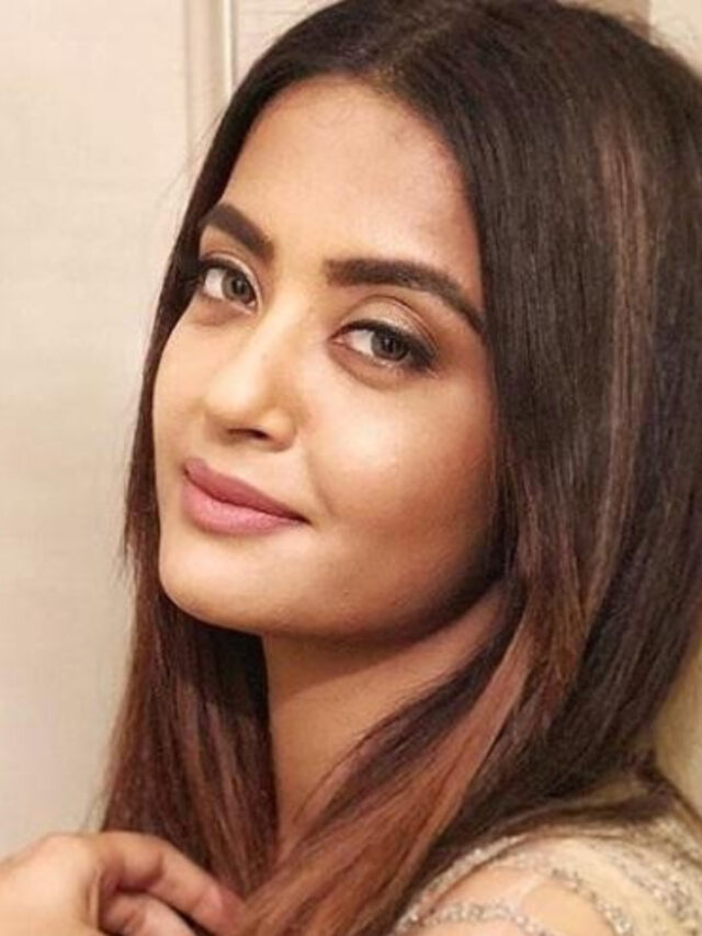कास्टिंग काउच पर सुरवीन चावला का बड़ा खुलासा – डायरेक्टर ने जबरदस्ती की किस की कोशिश!
